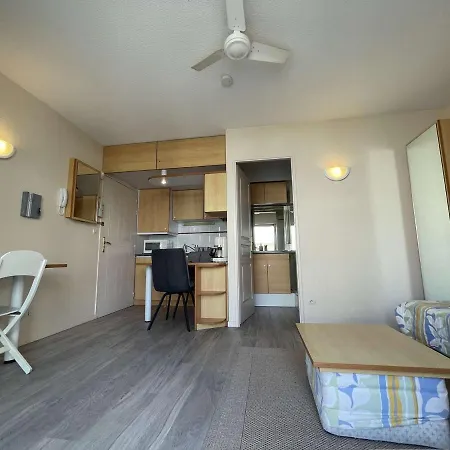 Studio Cosy Avec Balcon, Piscine, Parking Prive Et Menage Inclus A La Rochelle - Fr-1-246-686 *