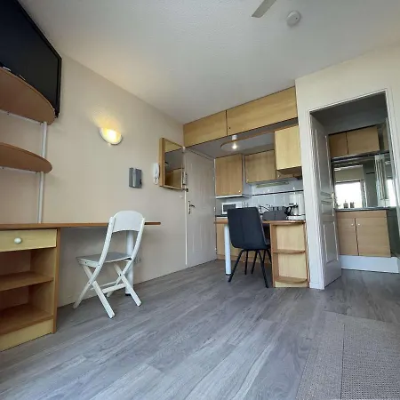 アパート Studio Cosy Avec Balcon, Piscine, Parking Prive Et Menage Inclus A La Rochelle - Fr-1-246-686 ラ・ロシェル